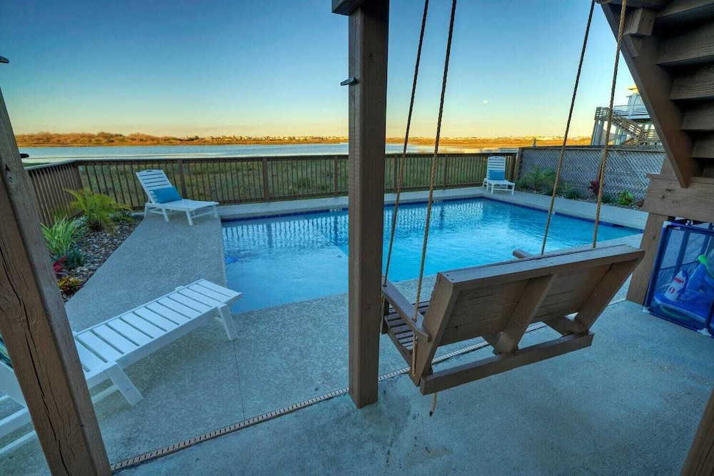 Pelican's Porch by Avantstay Private Pool Views - photo 2
