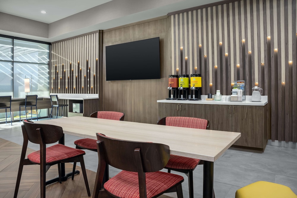 Home2 Suites by Hilton Cullman - photo 27