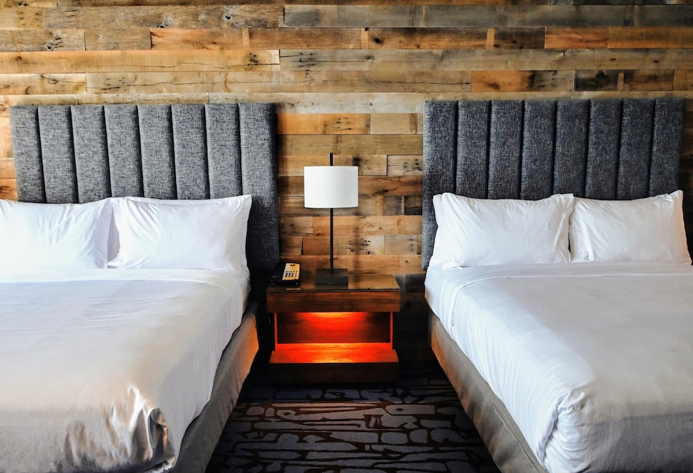 Cannery Pier Hotel & Spa - photo 11