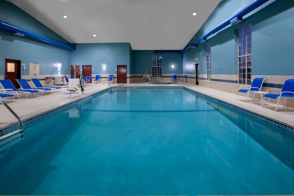 Holiday Inn Express Hotel & Suites Woodhaven by IHG - photo 42