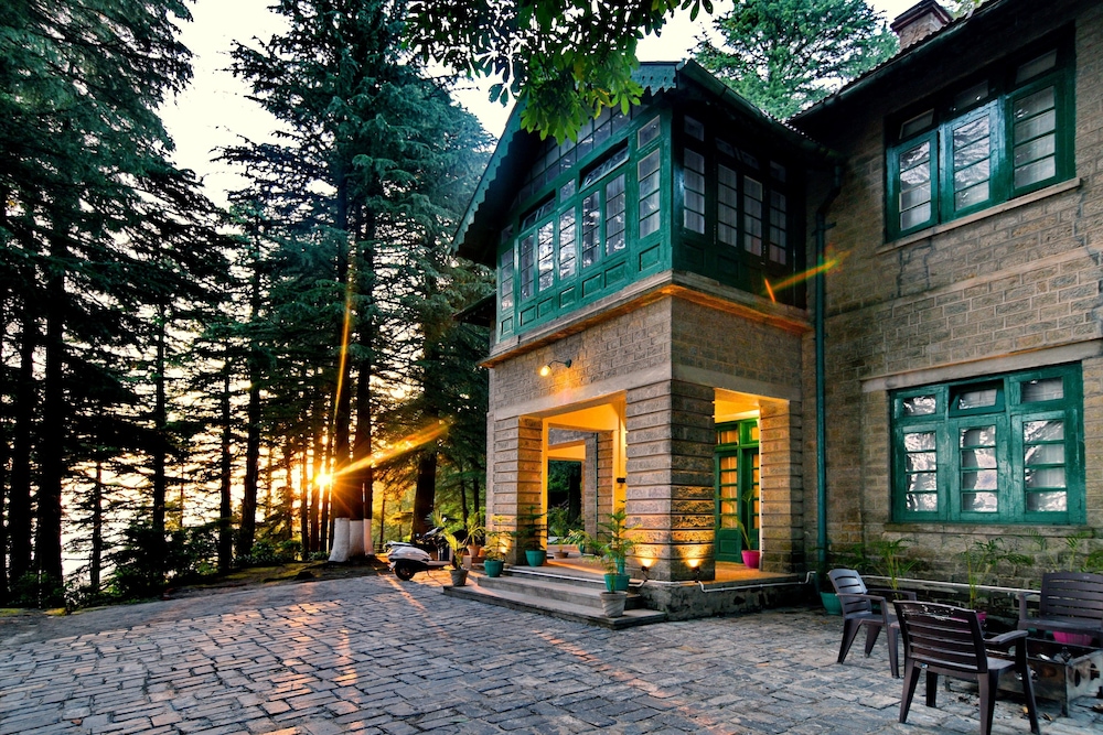 Brij Villa Dalhousie A Colonial Luxury Retreat — 4-Star Luxury Hotel in Dalhousie, India