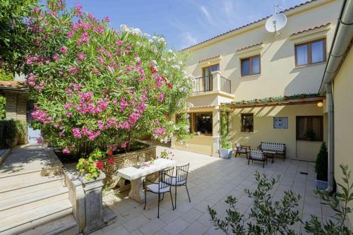 Villa Ene in Pula Haus für 6 Personen — 4-Star Luxury Hotel in Pula, Croatia