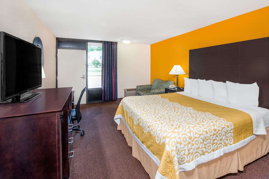 Days Inn by Wyndham Calvert City Paducah East - photo 6