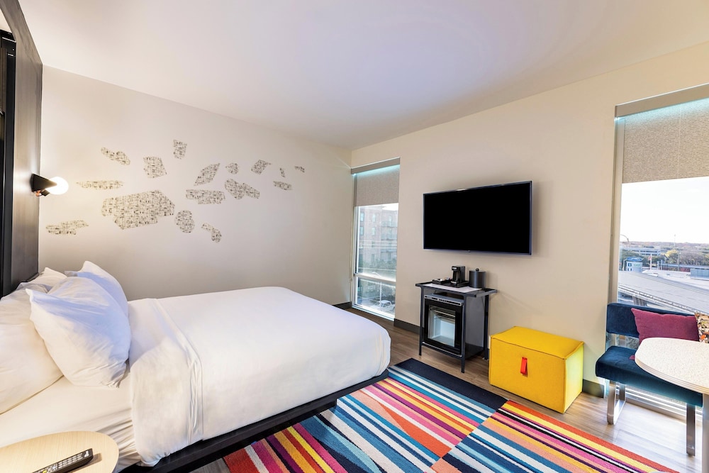 Aloft Savannah Downtown Historic District - photo 22