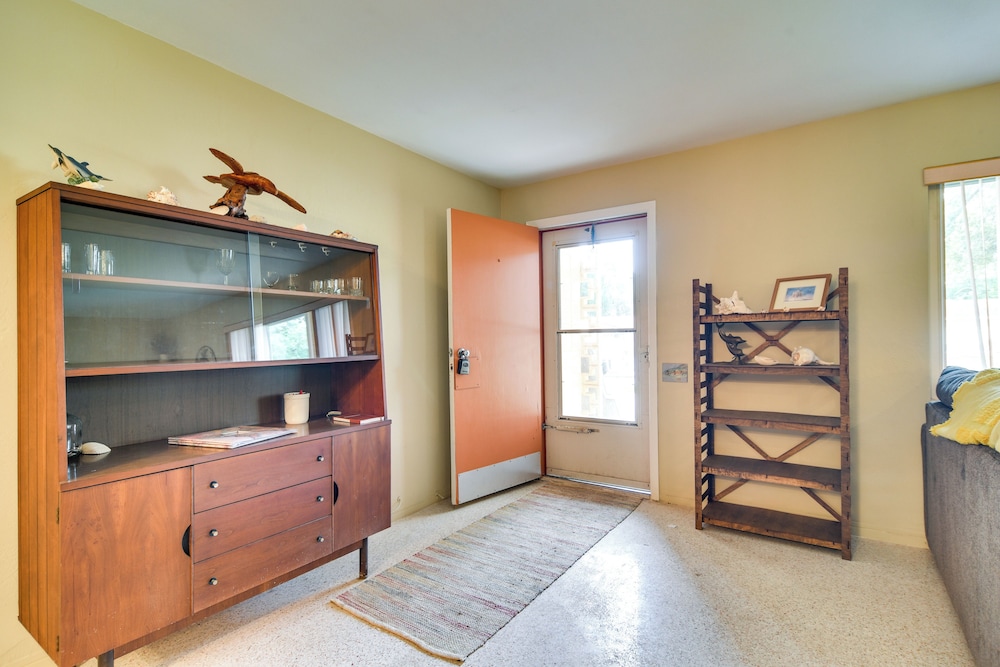 3 Mi to Beach: Seminole Retreat w Patio — hotel in Seminole