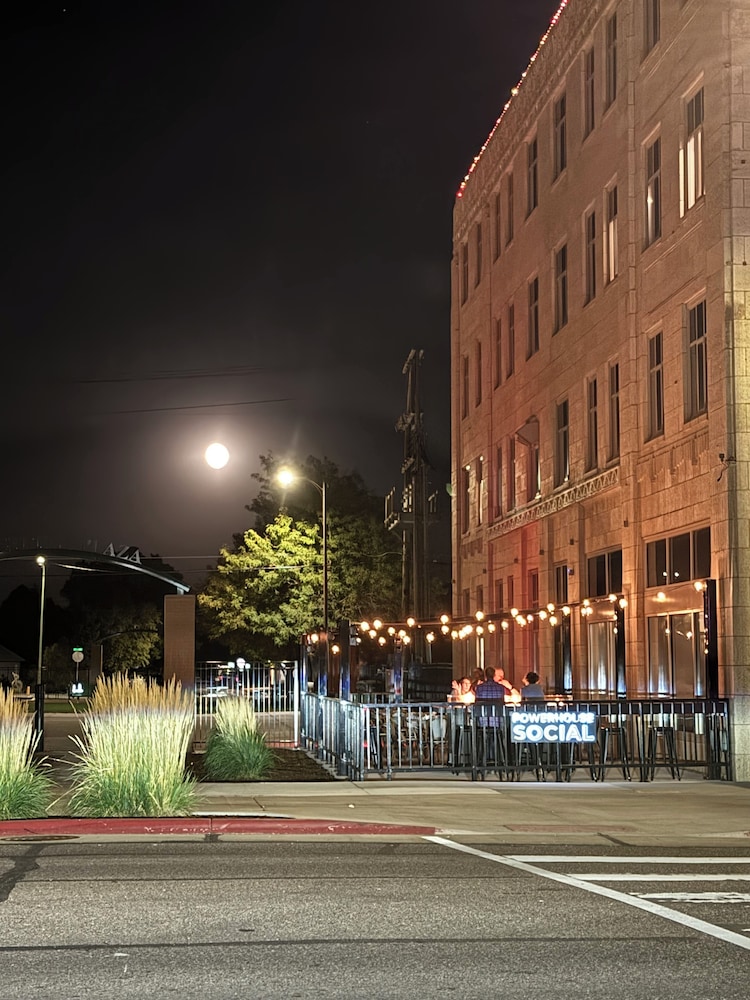 Powerhouse on Broadway — hotel in Scottsbluff