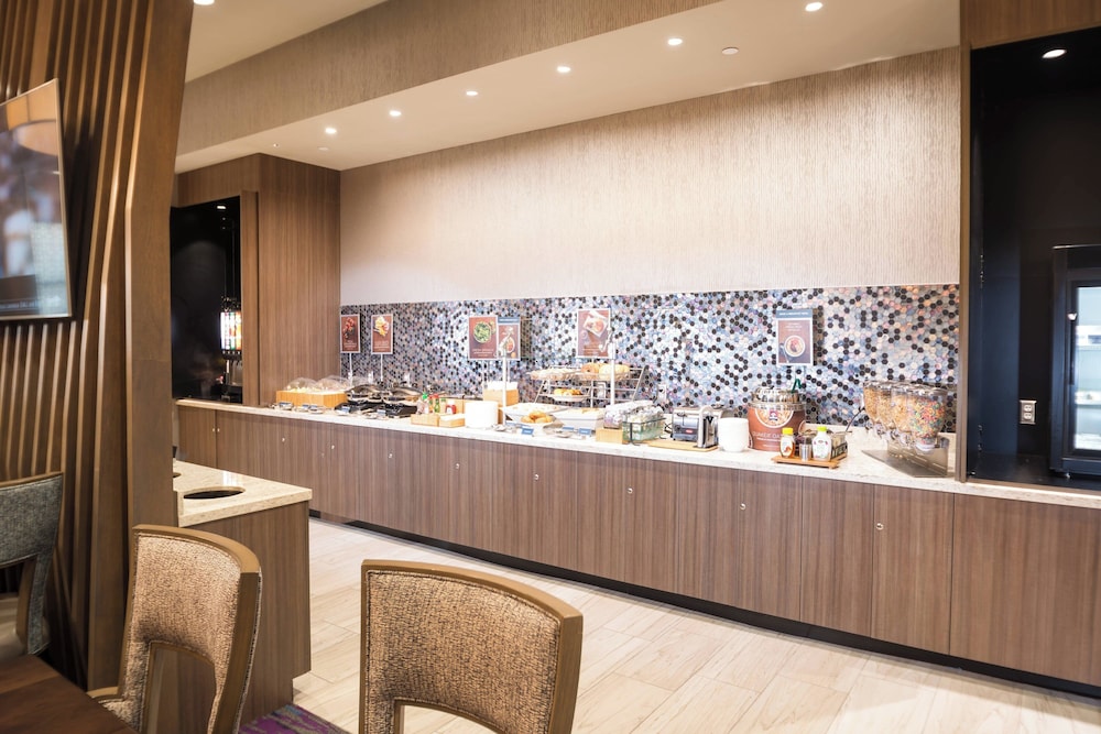 SpringHill Suites by Marriott Fayetteville Fort Bragg - photo 33