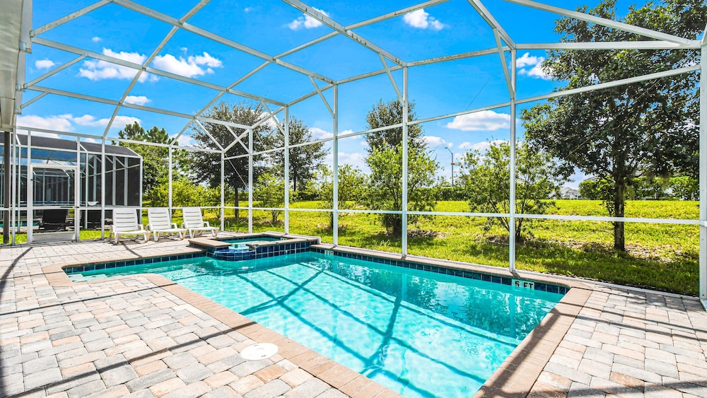 Elegant Home With Resort Amenities Gameroom - photo 32