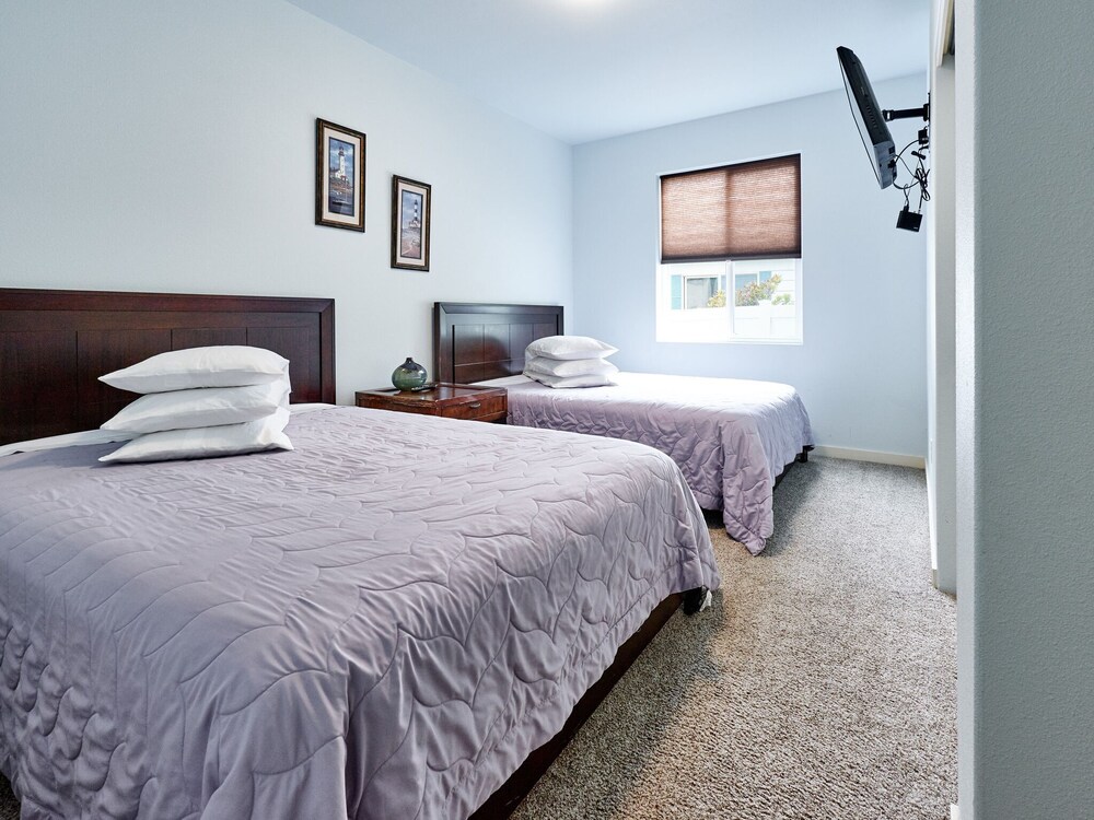 Surfer's Beach Retreat - photo 7