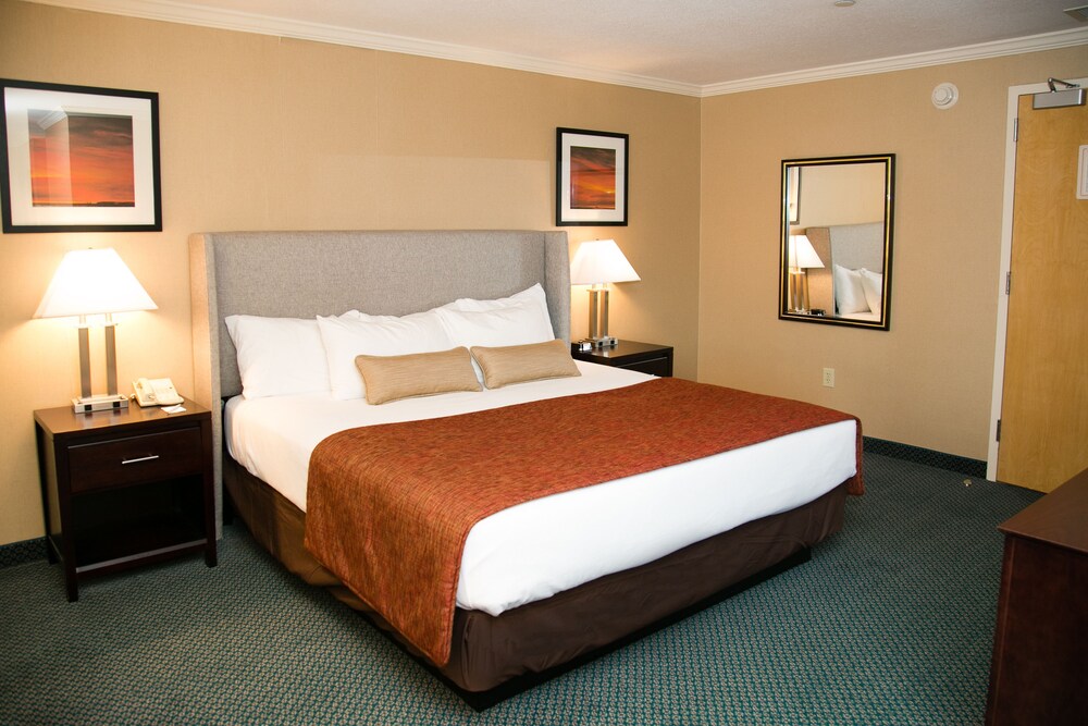 The University of Georgia Center for Continuing Education & Hotel - photo 6