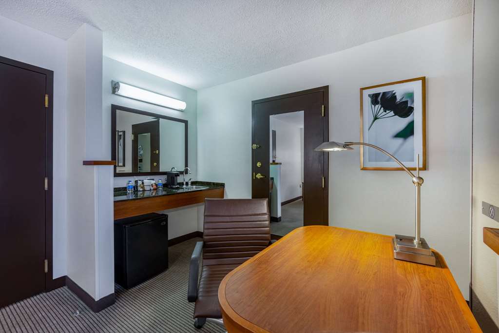 Wyndham Garden Kansas City Airport - photo 22