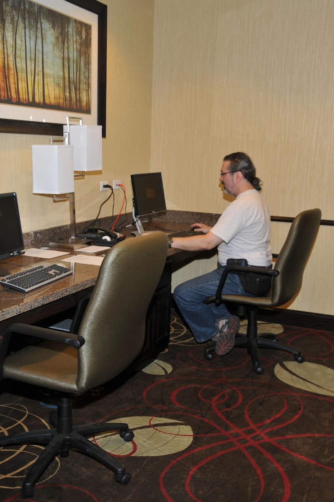 Holiday Inn Express & Suites Clinton by IHG - photo 10