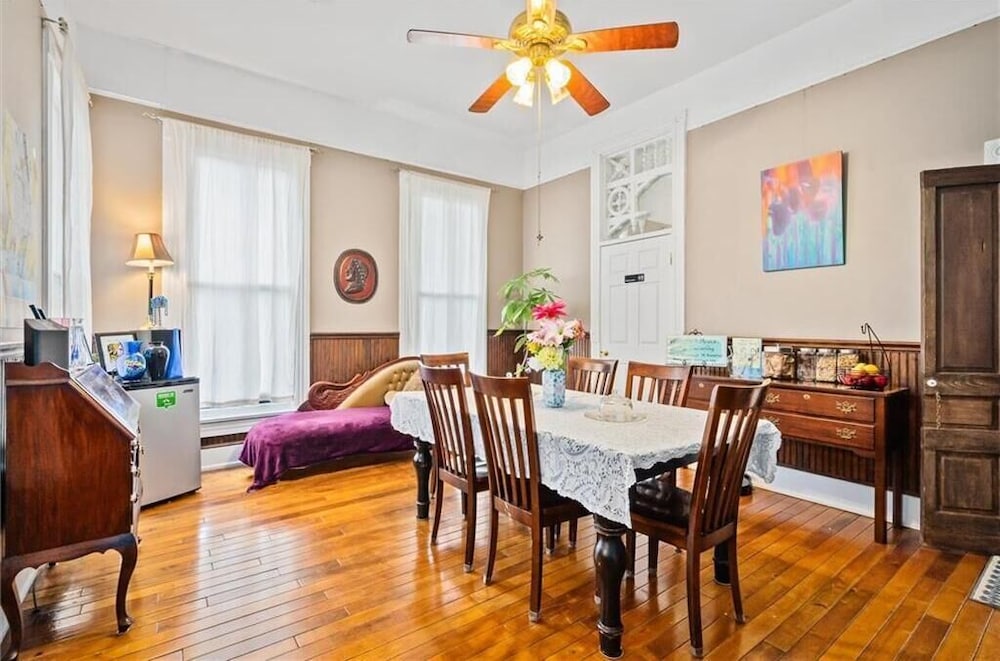 The Mardi Gras House - photo 39