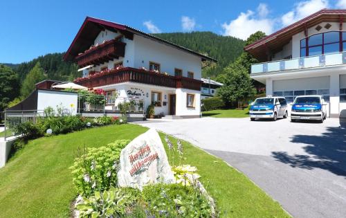 Appartements Hubner — 4-Star Luxury Hotel in Ramsau Am Dachstein, Austria
