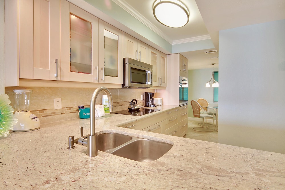 Land's End 11 406 Beach Front Premier - photo 6
