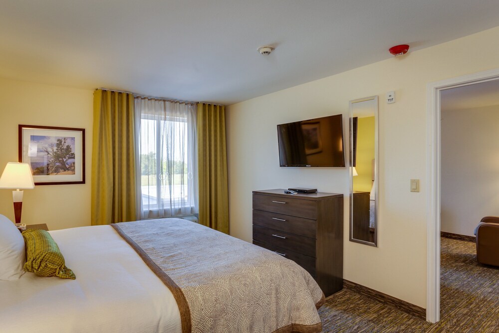 Candlewood Suites College Station At University by IHG - photo 25