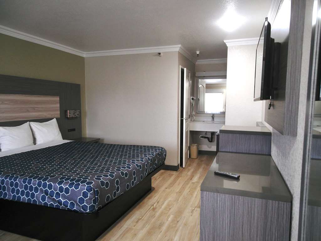 Americas Best Value Inn Rialto - photo 12