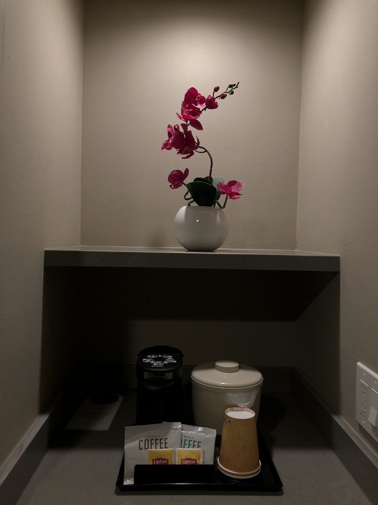 GreenTree Inn & Suites Alhambra - photo 21