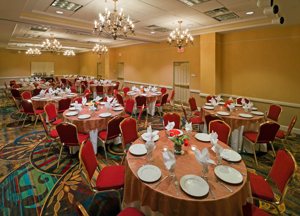 Holiday Inn Chantilly Dulles Expo Center by IHG - photo 39