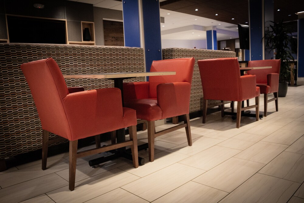 Holiday Inn Express & Suites Boston South Randolph by IHG - photo 43