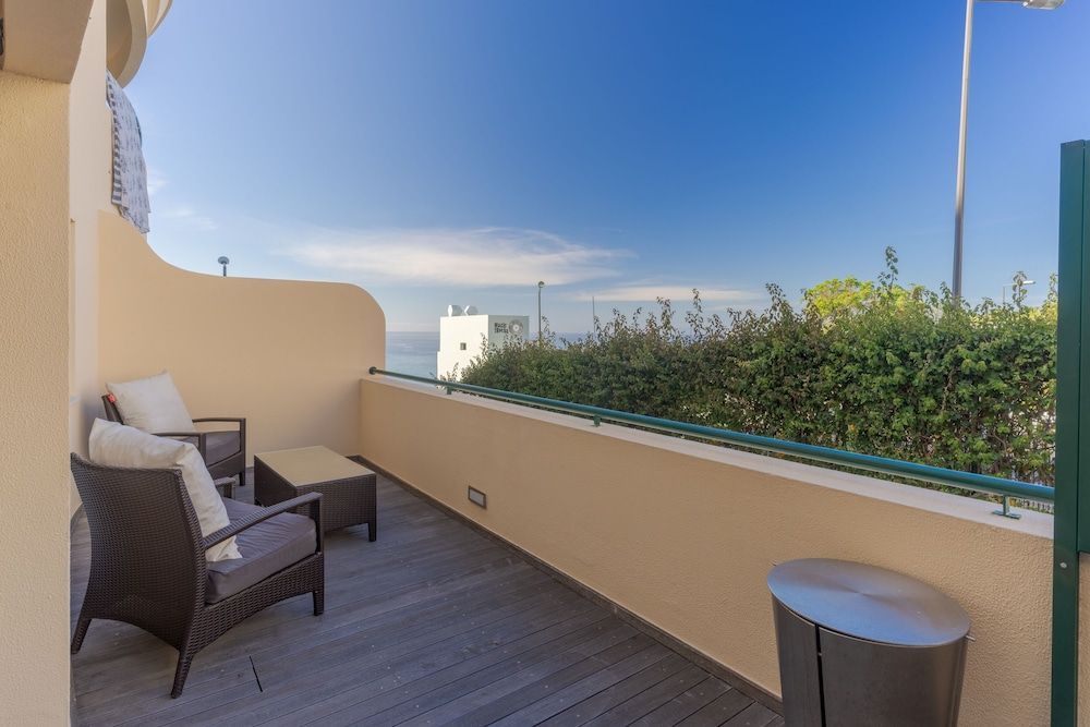 Pakisa Holidays — 4-Star Luxury Hotel in Funchal, Portugal