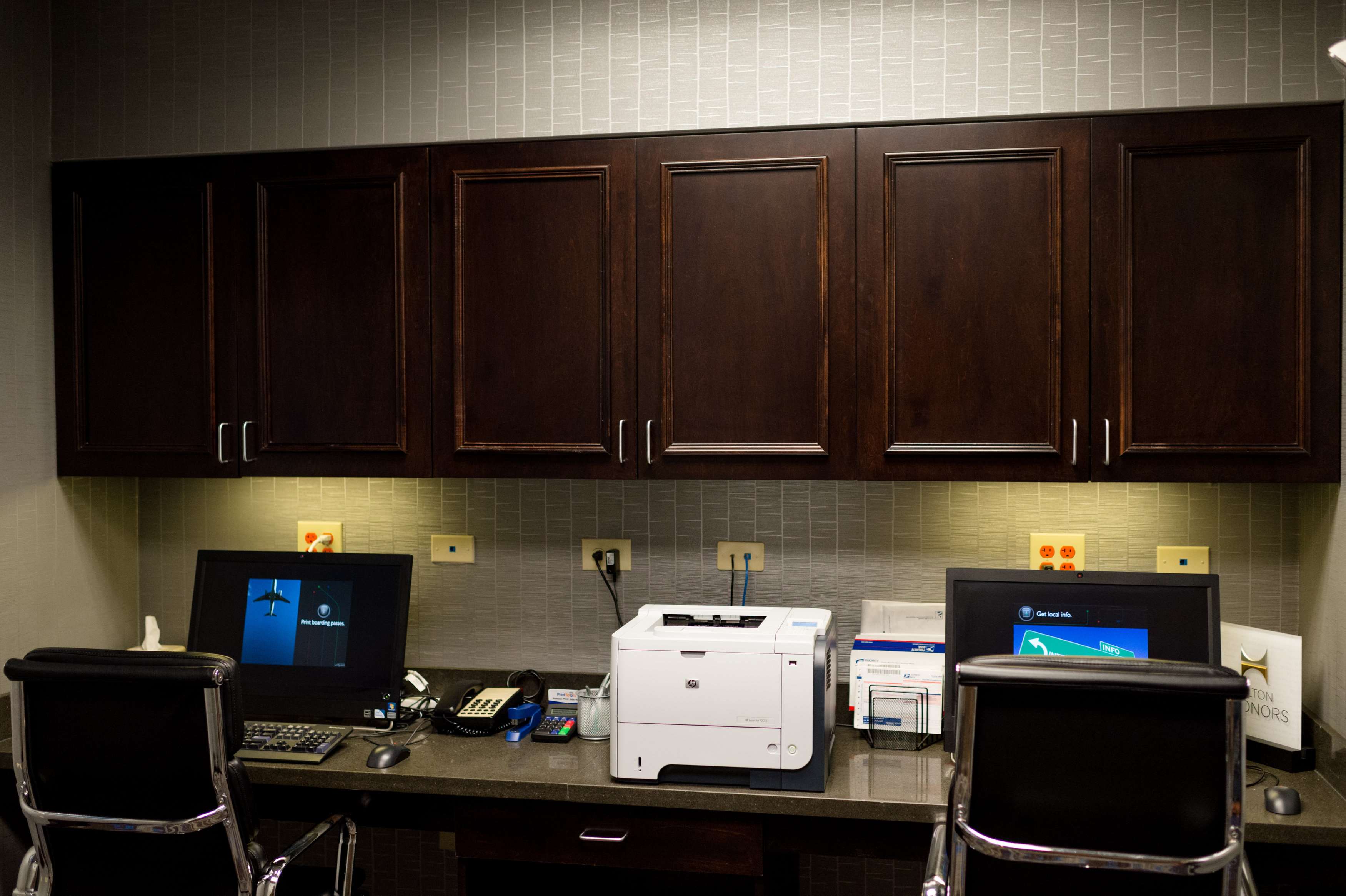 Hampton Inn Oxford Conference Center - photo 35