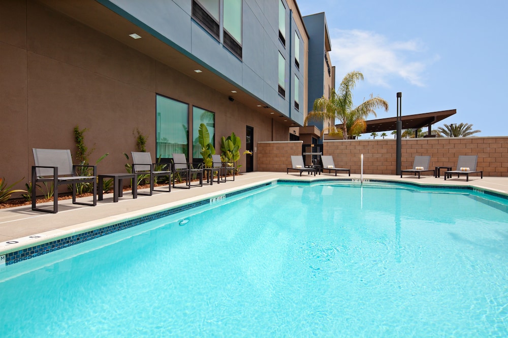 SpringHill Suites by Marriott Escondido Downtown - photo 18