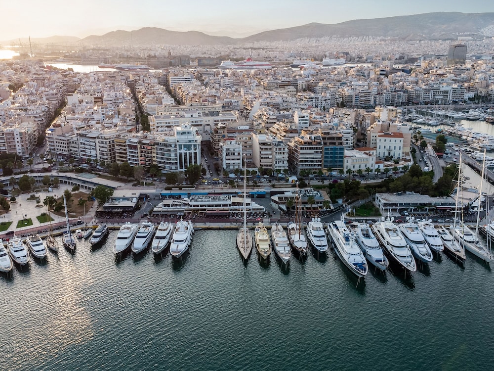 Sanders Port Inviting Studio Near Piraeus Port in Piraeus, Greece