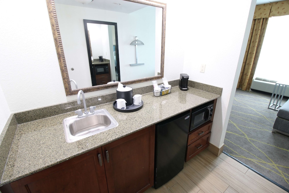 Hampton Inn & Suites Palm Coast - photo 23