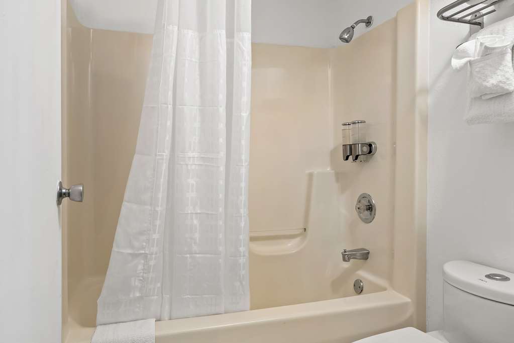 Signature Inn Danville - photo 29