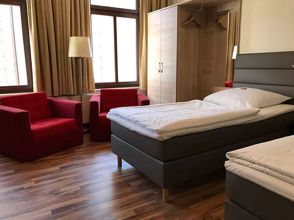 La Maison Hotel Boardinghouse — Koeln