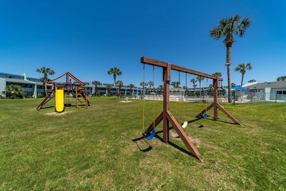 Sunnyside Beach Resort By Blueswell - photo 23
