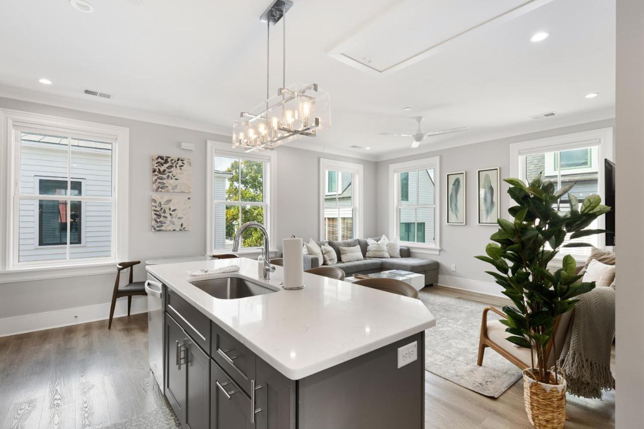The Santee Suite at 122 Spring — 4-Star Luxury Hotel in Charleston, United States