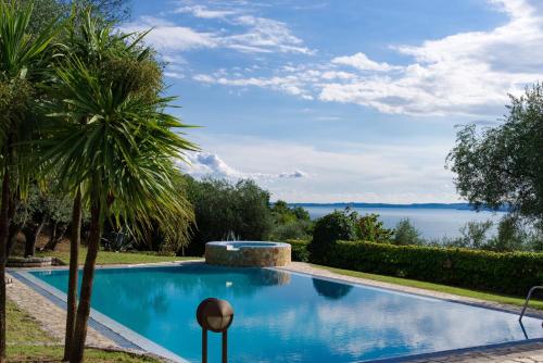 Villa Elysium — 4-Star Luxury Hotel in Torri Del Benaco, Italy