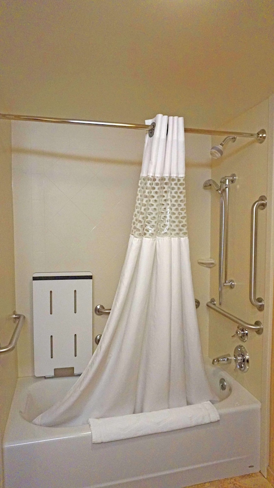 Hampton Inn Waynesburg - photo 30