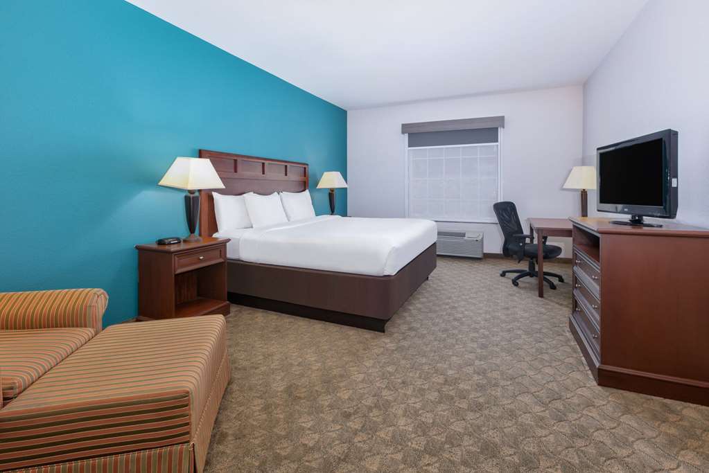 Baymont Inn & Suites by Wyndham Glen Rose - photo 16