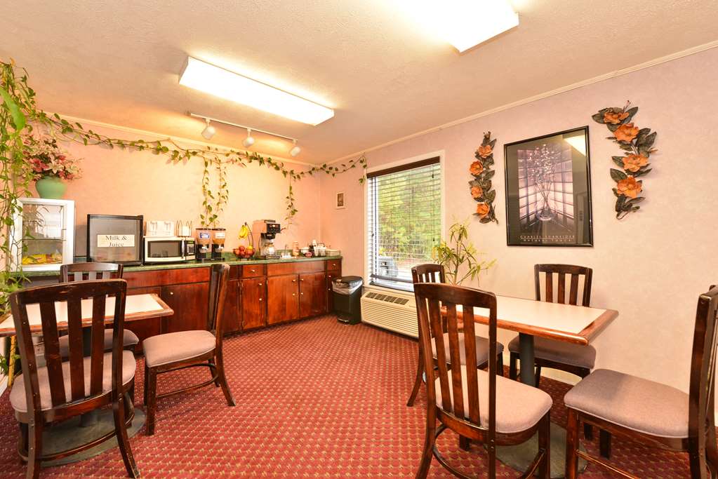 Americas Best Value Inn Heflin - photo 35