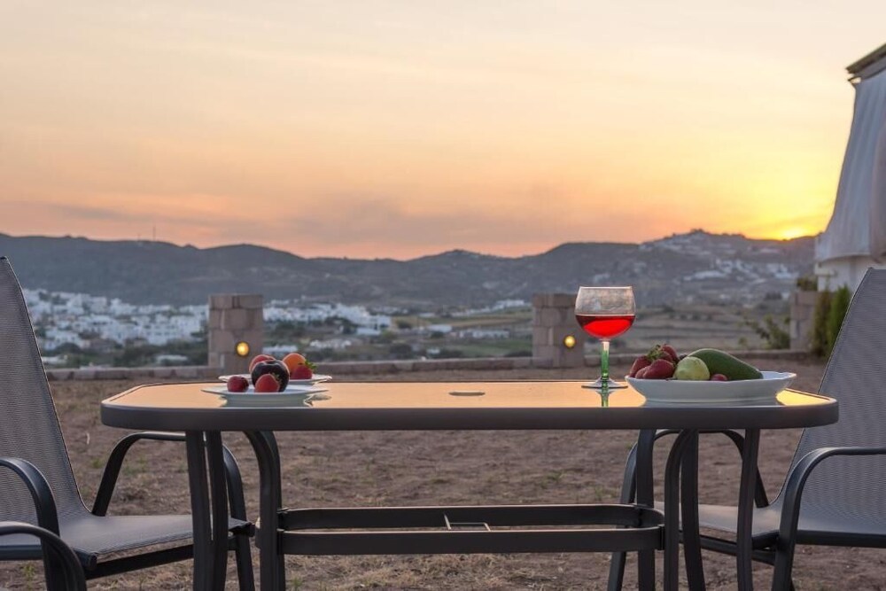 Sea & Garden View Parasporos Houses Adamas Milos — 4-Star Luxury Hotel in Milos, Greece