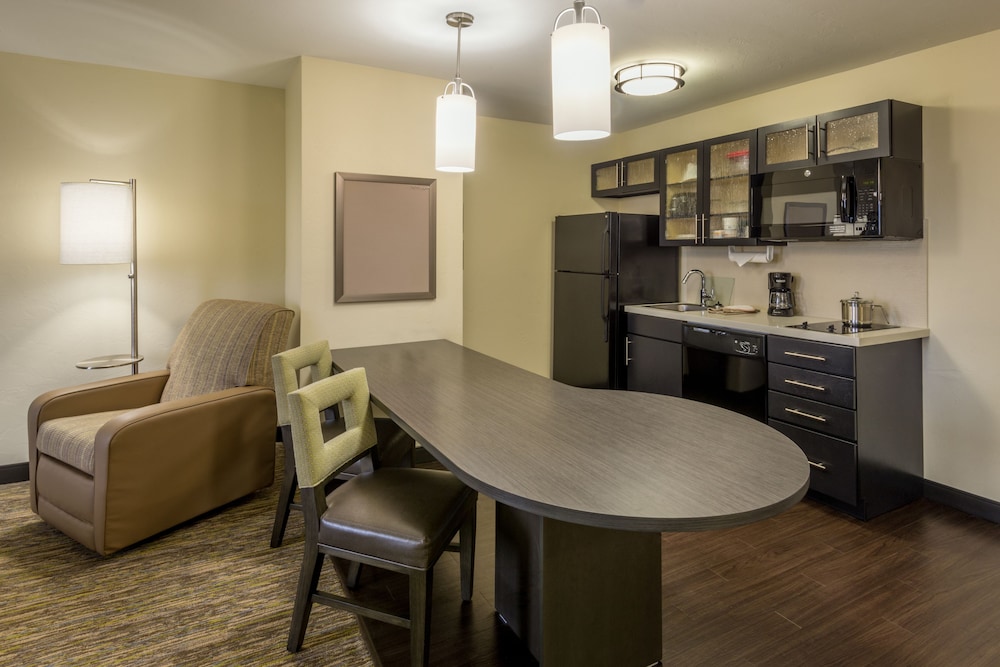 Candlewood Suites Midwest City by IHG - photo 12