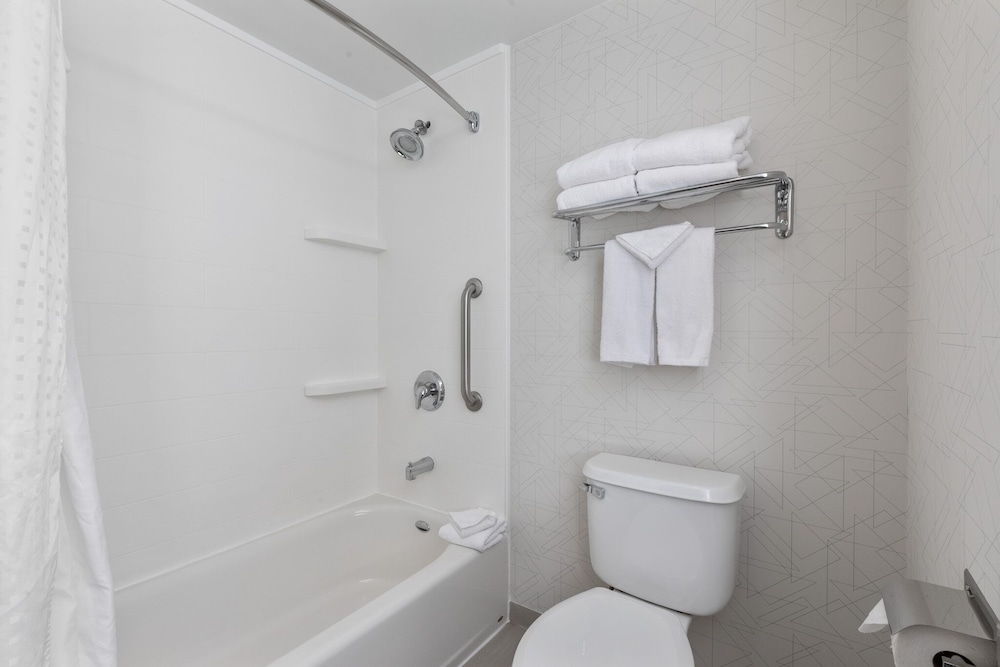 Holiday Inn Express Hotel & Suites Bethlehem by IHG - photo 27