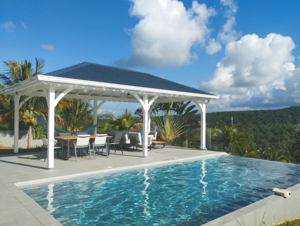 Villa Songe Caribéen piscine privée vue mer proche plages — 4-Star Luxury Hotel in Sainte-Rose, Guadeloupe