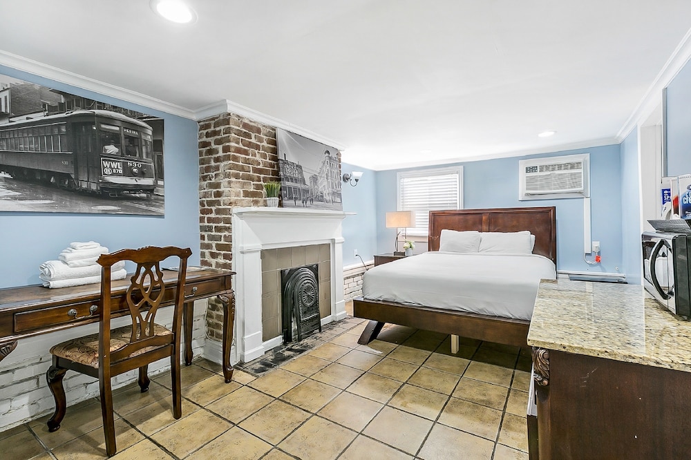 Canal Express Rooms - photo 24