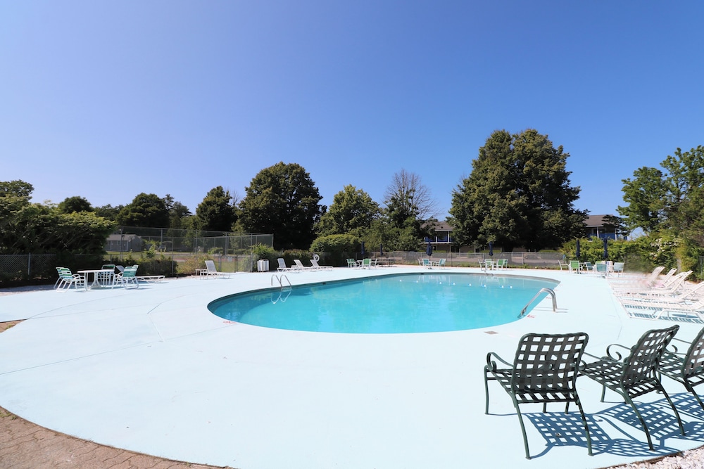 The Majestic Regency Resort in Wells, United States