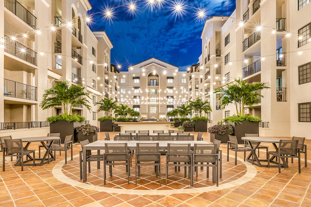Tucker at Gables Grand Plaza Miami — 4-Star Luxury Hotel in Coral Gables, United States