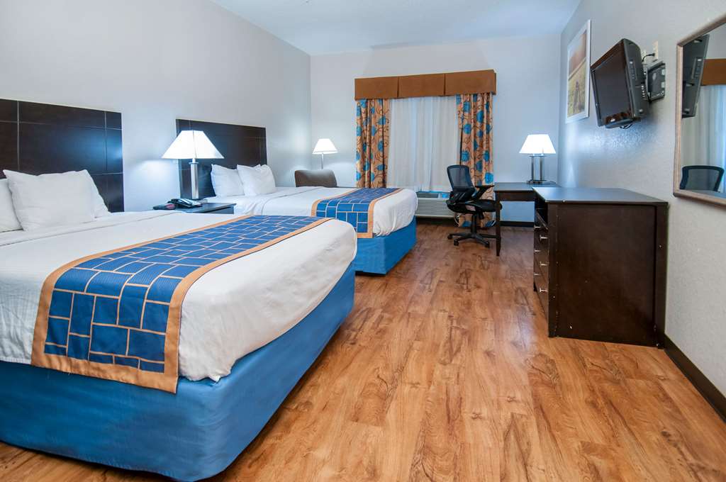 Days Inn & Suites by Wyndham San Antonio near Frost Bank Center - photo 17
