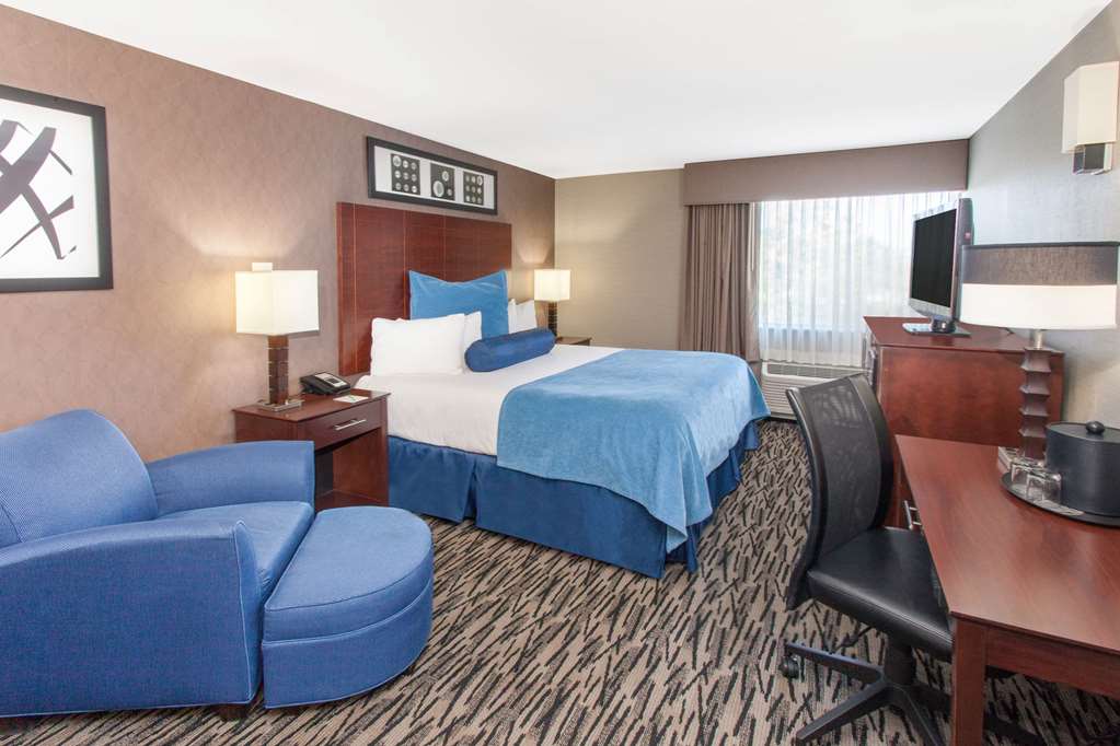 Wyndham Garden Elk Grove Village OHare - photo 8