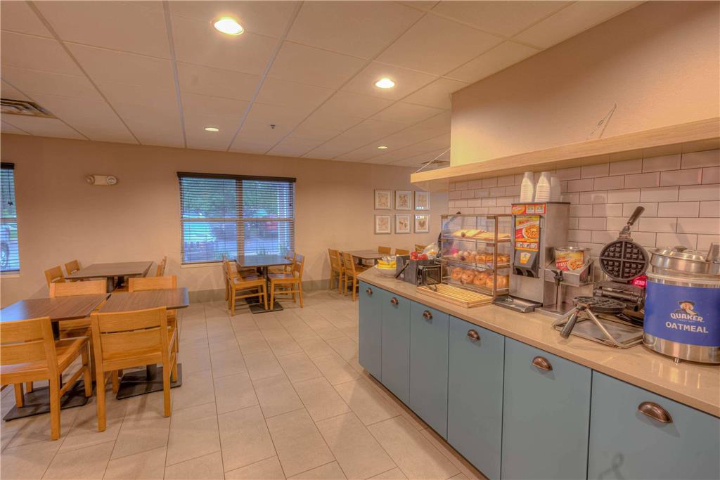 Country Inn & Suites by Radisson Crystal Lake IL - photo 17