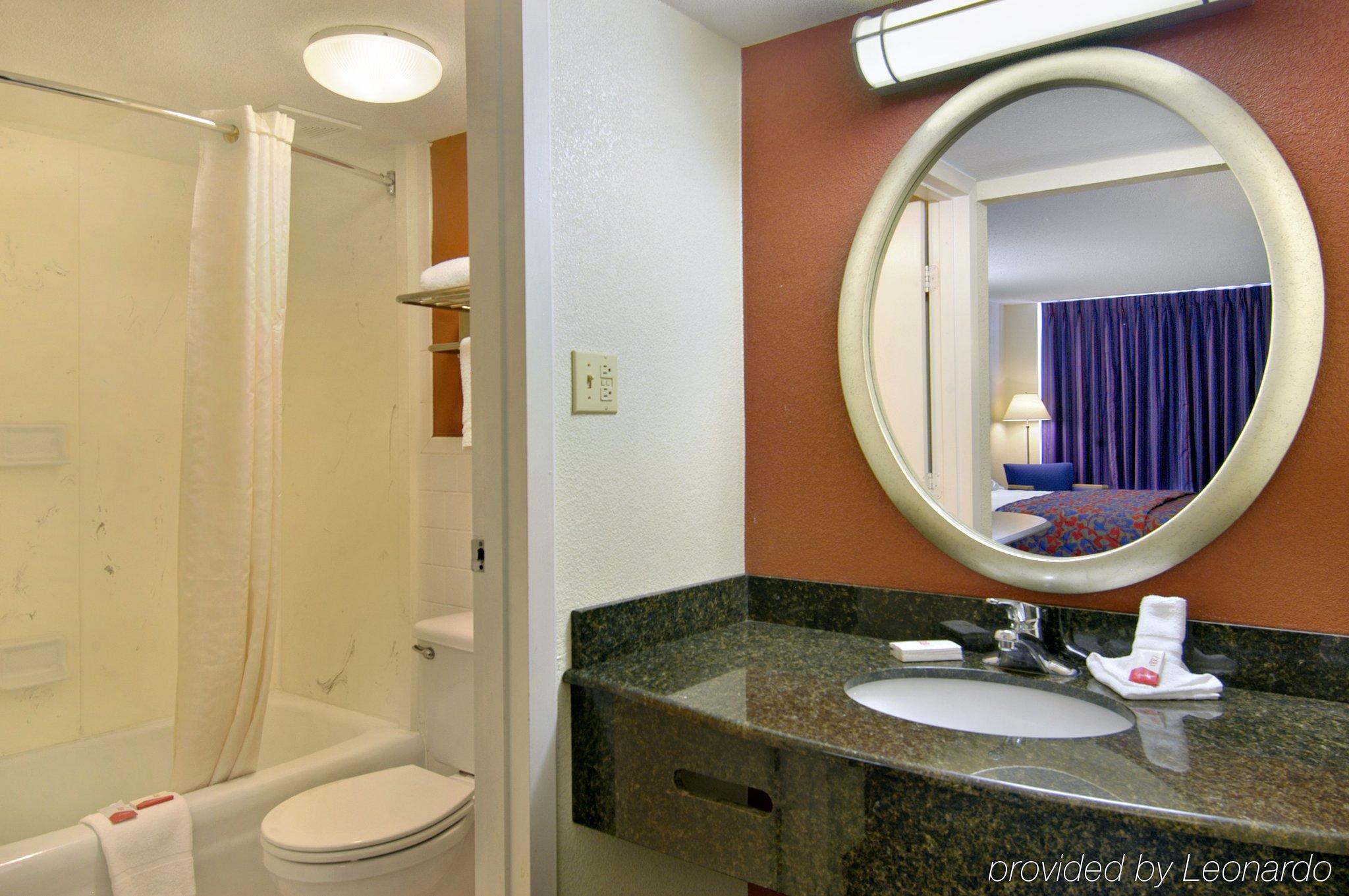 Quality Inn Lord Paget - photo 4