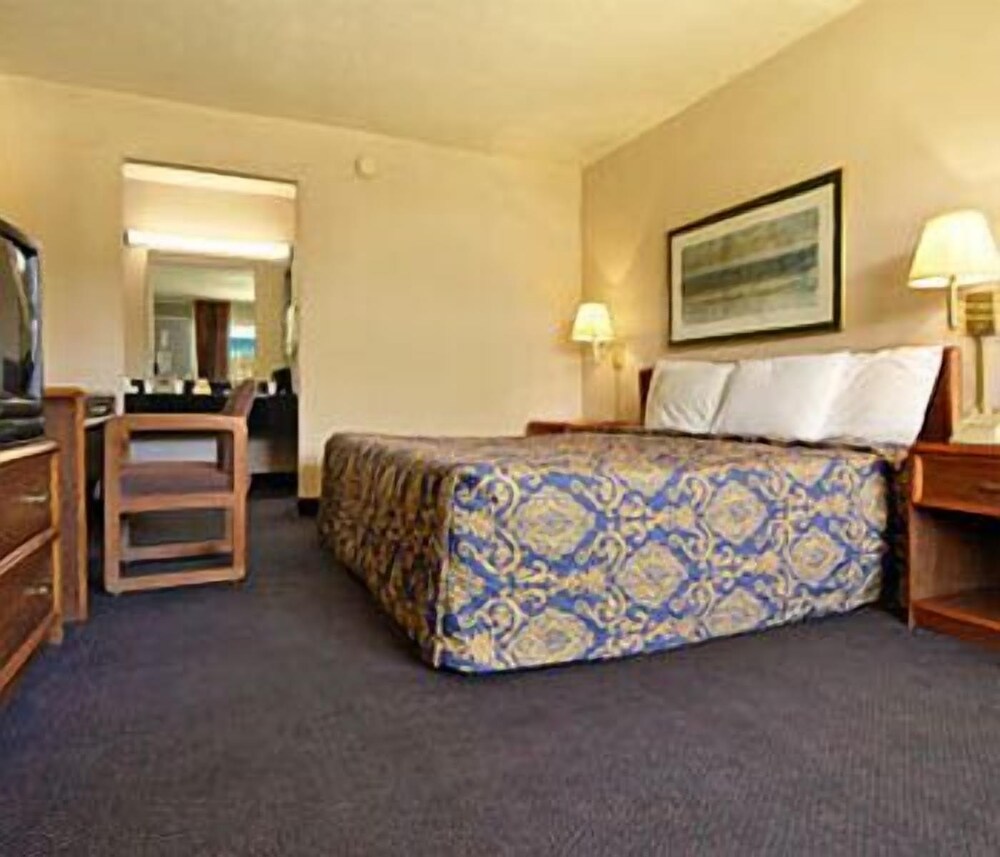 Budgetel Inn And Suites - featured photo