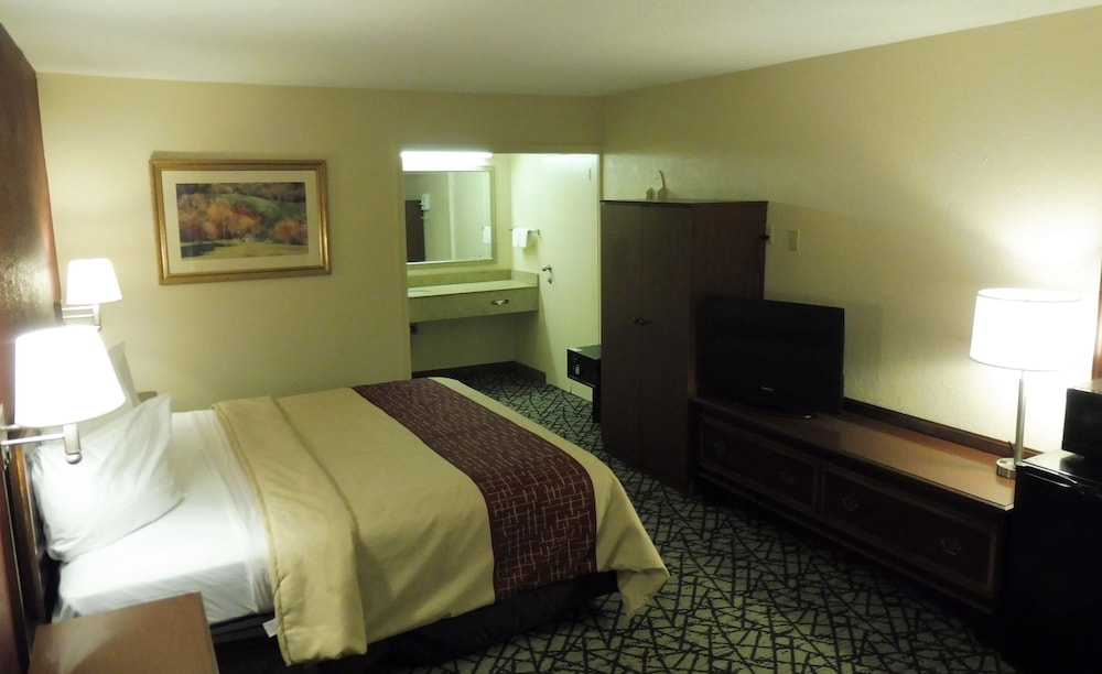 Red Roof Inn Fredericksburg South - photo 9